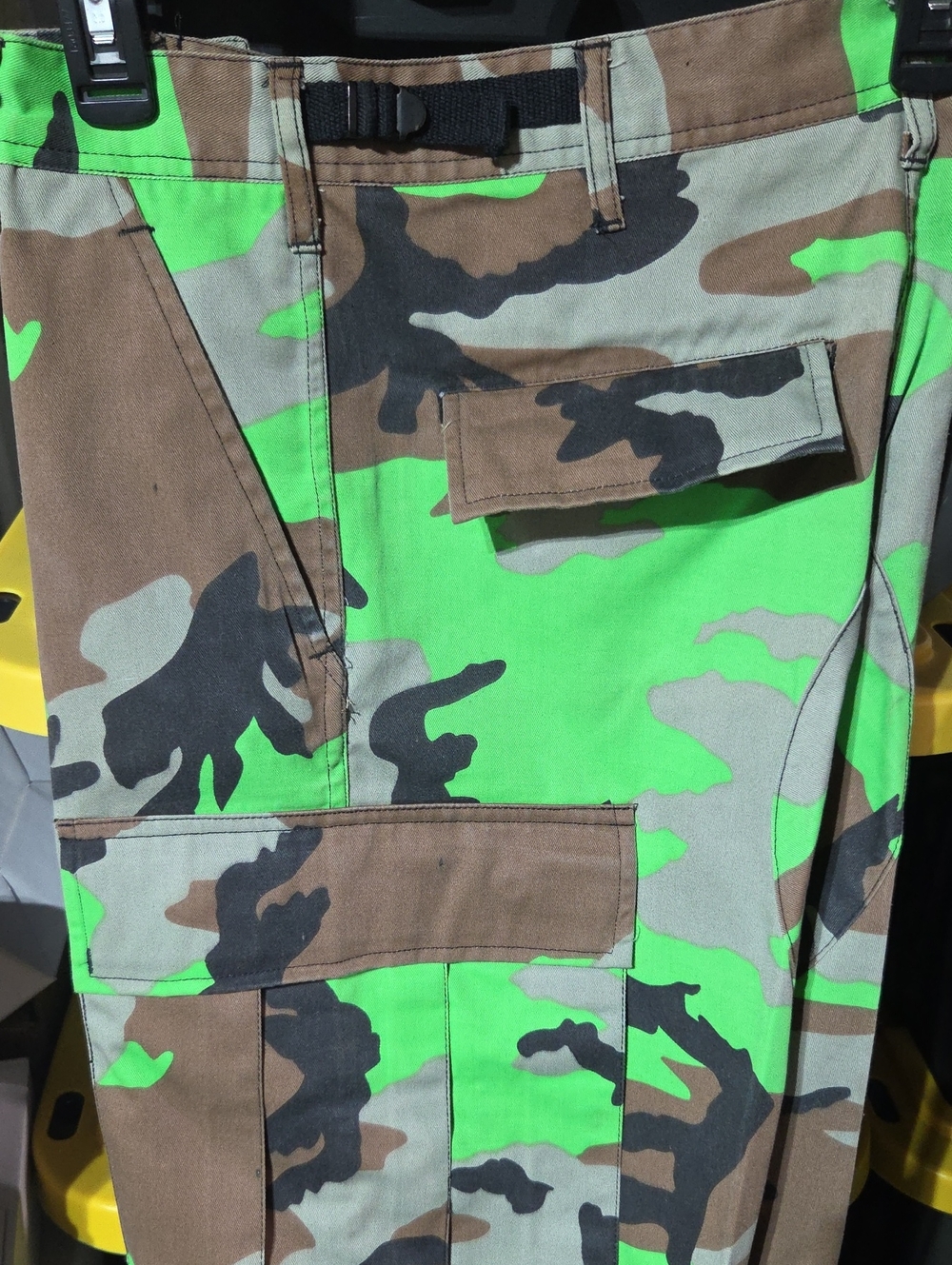 Men's Military 6 pocket Lime Green Camo BDU … - Picture 2 of 3